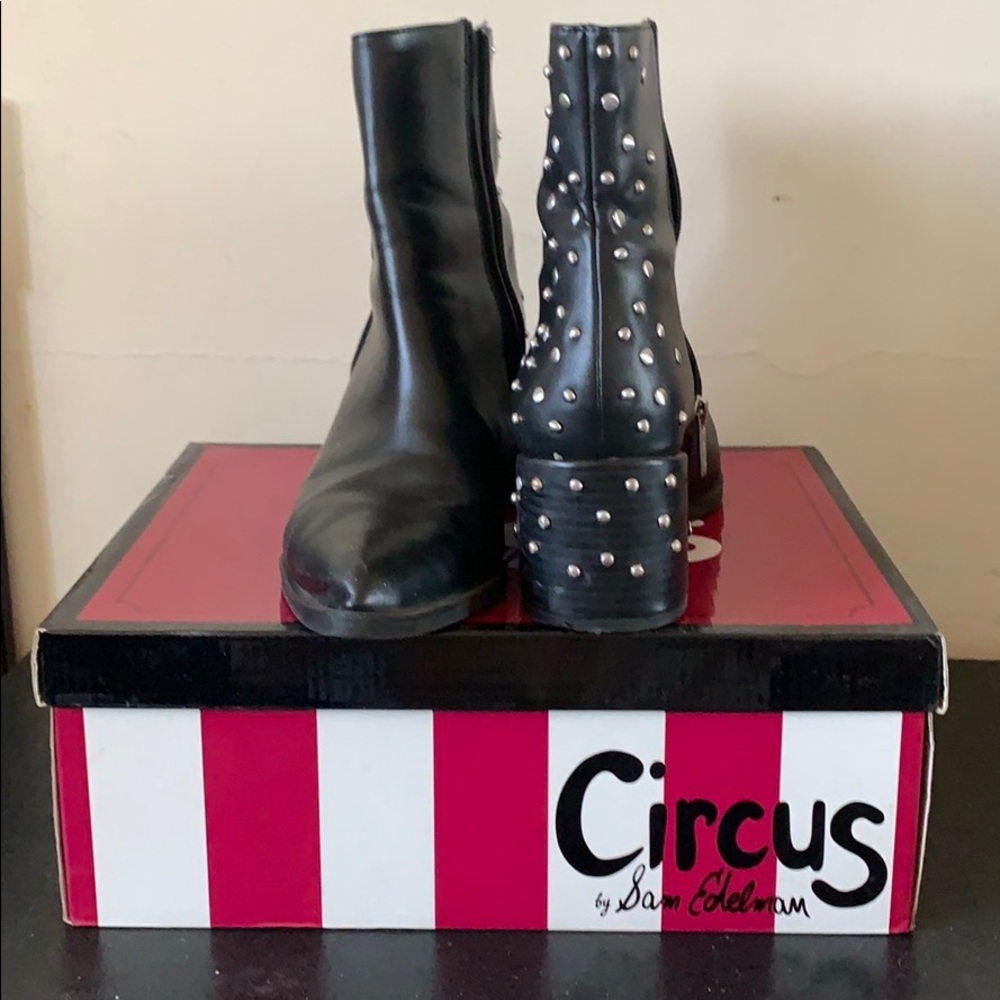 woman’s shoes